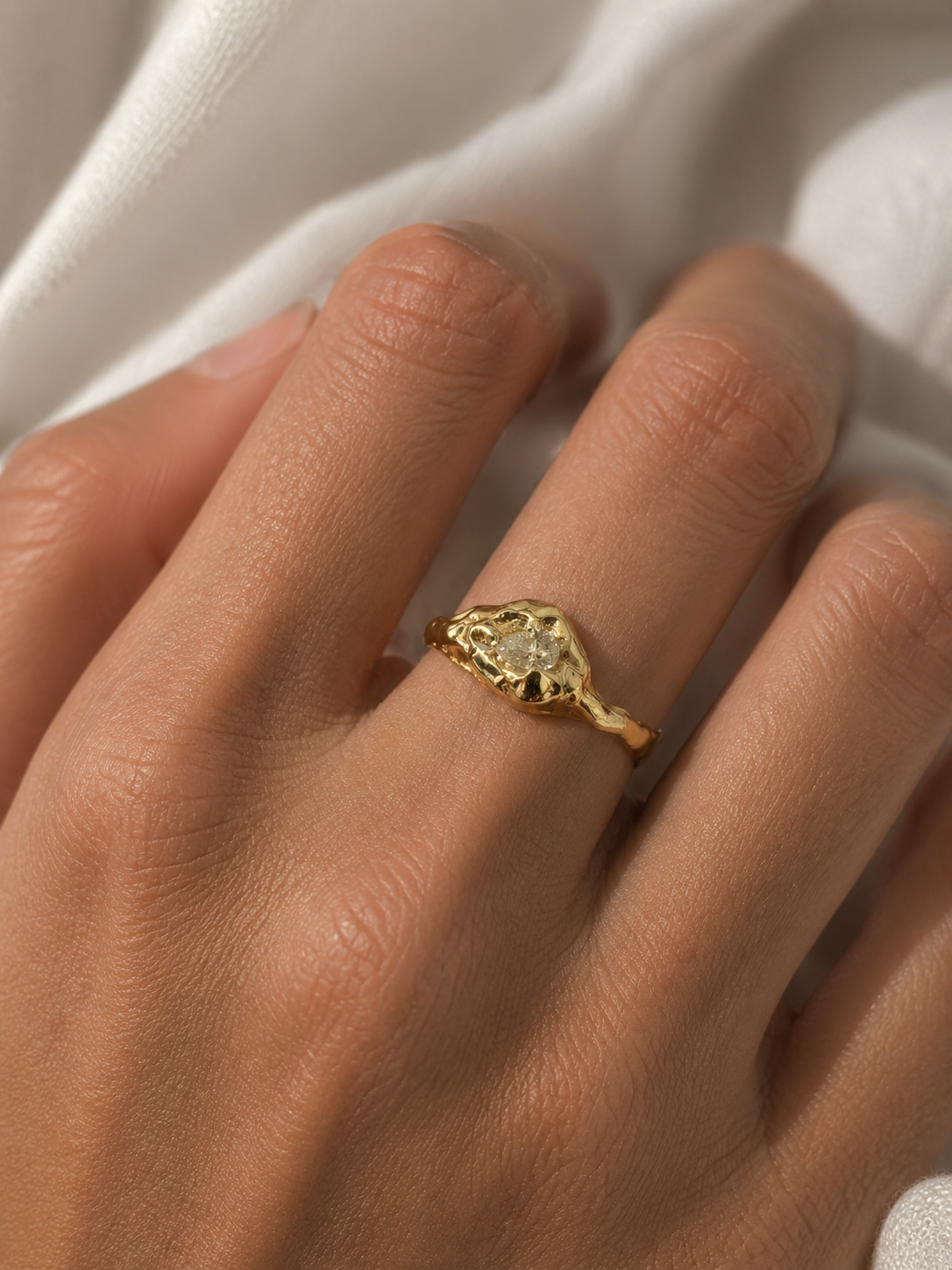 Echo Sciolto Drop diamant ring i 14 kt guld