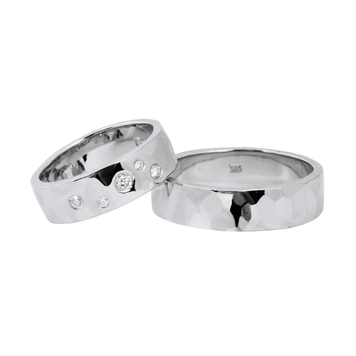 Facet 14 kt white gold diamond ring, front view.