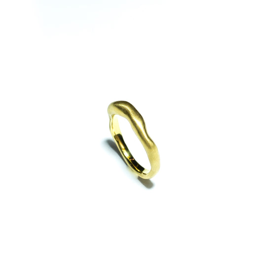Curves gold plated silver ring