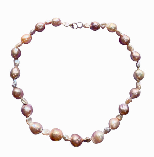 Freshwater pearls short necklace