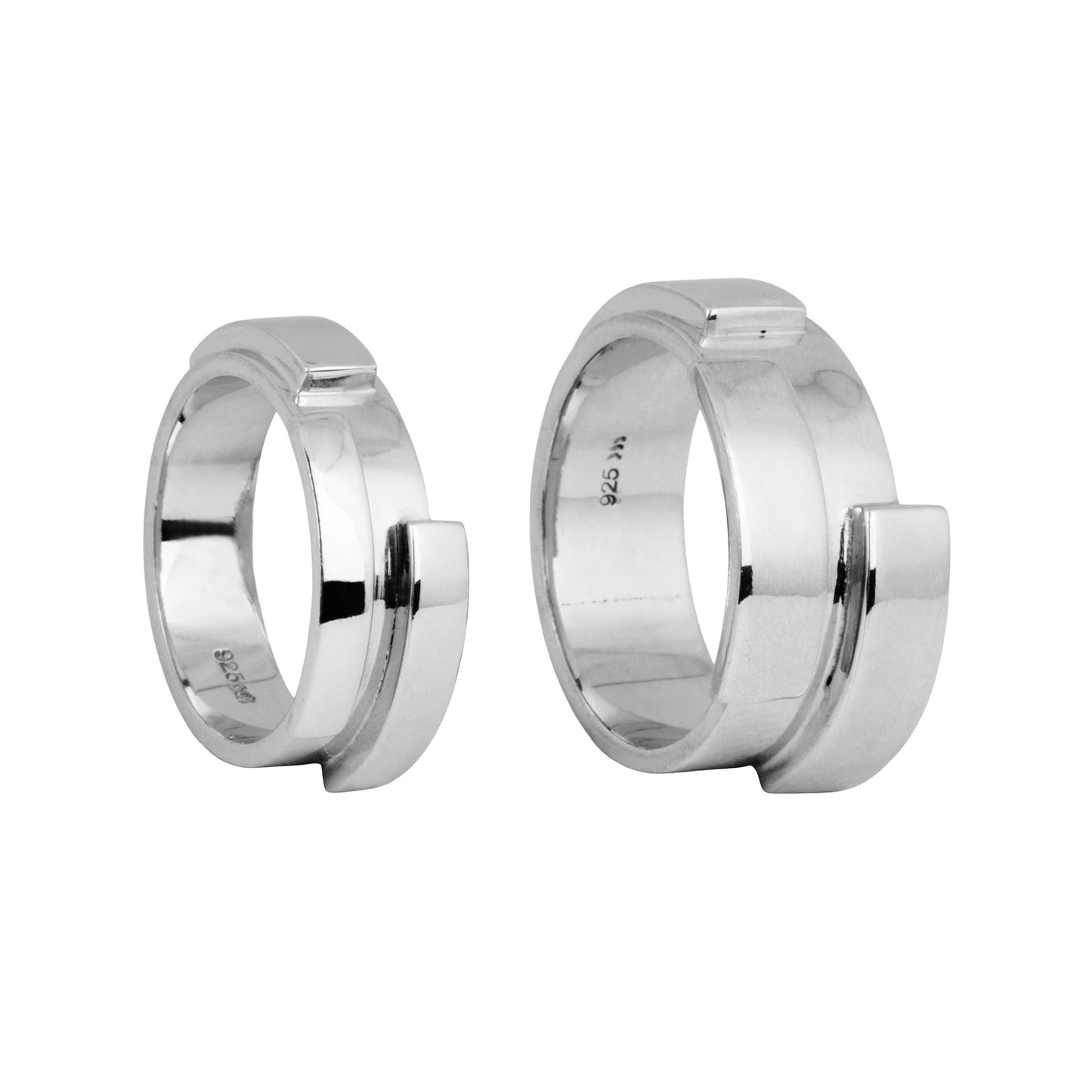 Plate 14 kt white gold wedding ring, side view.
