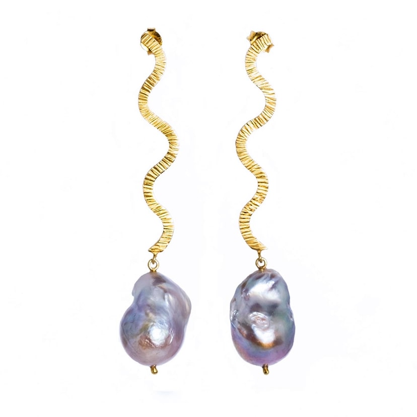 Shape Baroque Big gold plated pearl earrings, hanging.