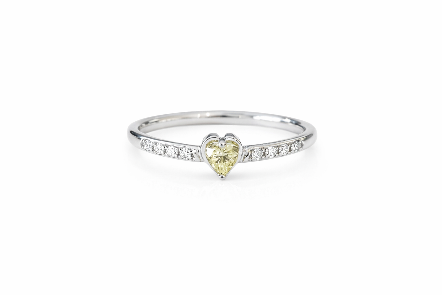 Yellow Heart Diamond 14 kt hvidgulds ring med hvide diamanter