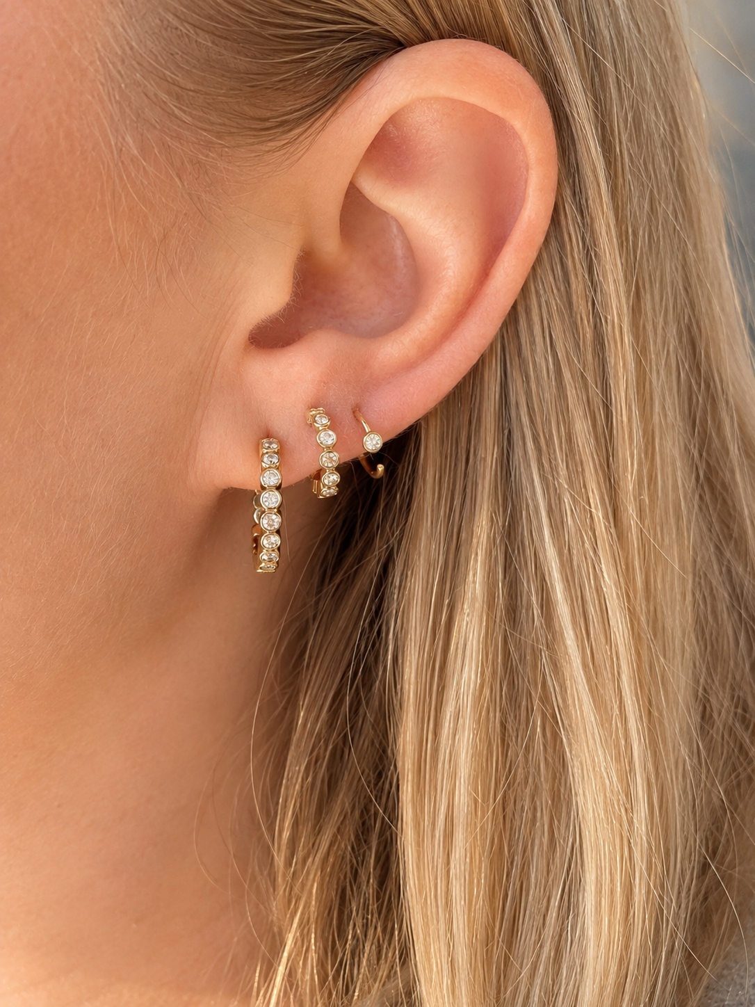 Prism Cuff i 14 kt guld med farvede diamanter