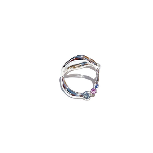 Curves Big silver sapphire ring, top view.