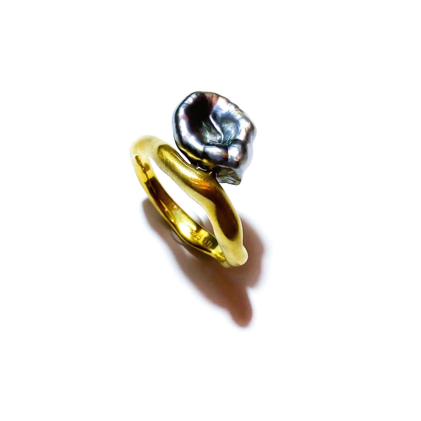 Keshi Curves gold plated silver pearl ring, top right view.