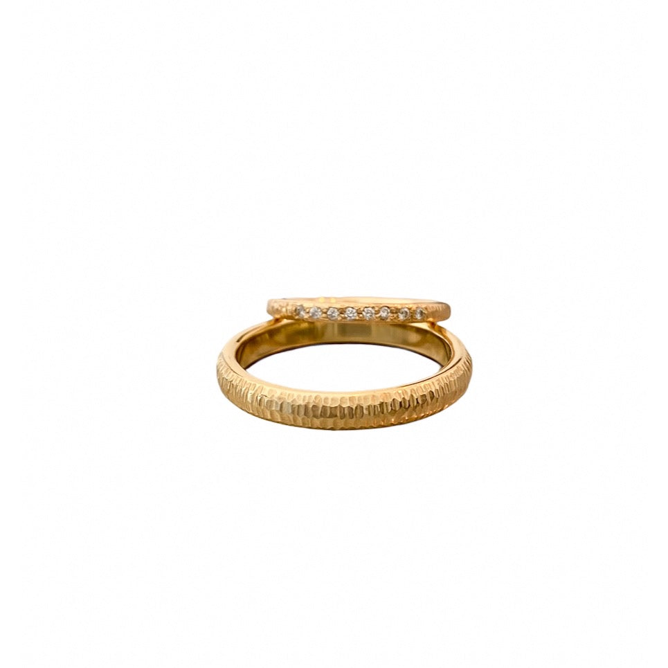 Pavement Diamond 14 kt gold ring, side view.