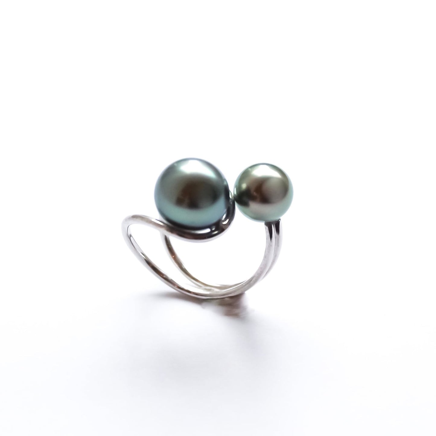 Silver Moon ring i sølv, set fra siden.
