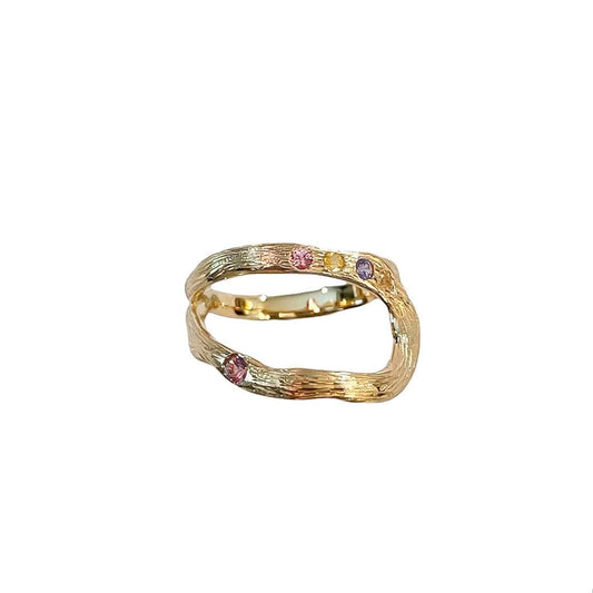 Simone Noa Oceania 14 kt gold sapphire ring, front view.