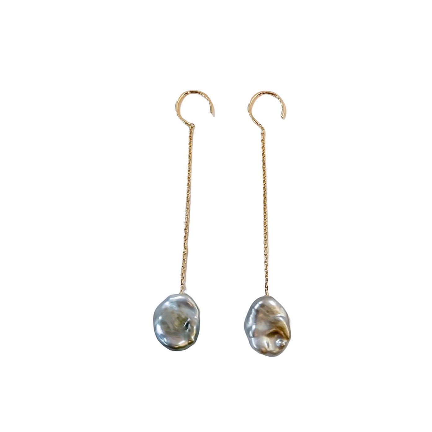 Simple Chain Keshi 14 kt gold earrings.
